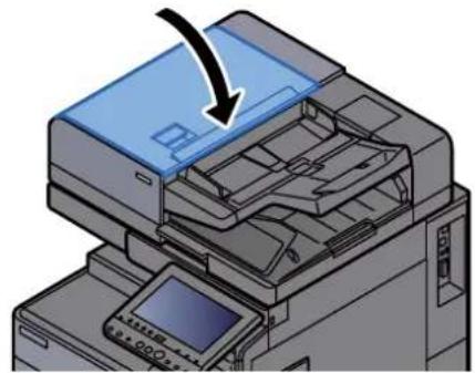 KYOCERA TASKalfa 5002i - Remetre le capot dans sa position d'origine. - 1