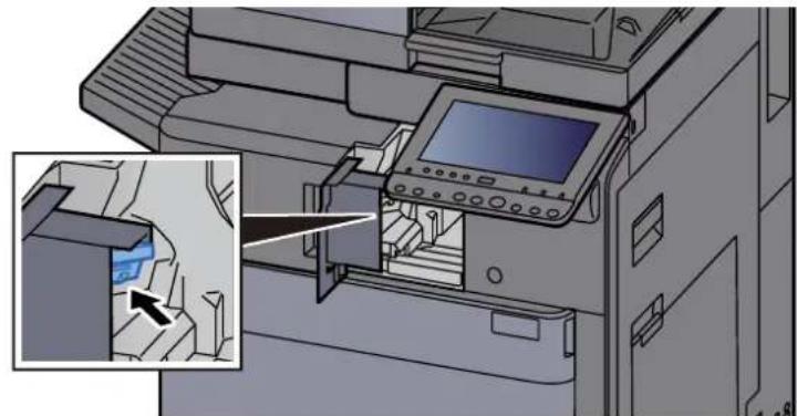 KYOCERA TASKalfa 5002i - Retirer le portecartouche d'agrafes. - 3