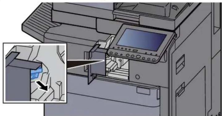 KYOCERA TASKalfa 5002i - Retirer le portecartouche d'agrafes. - 1