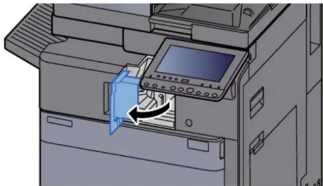 KYOCERA TASKalfa 5002i - Ouvrir le capot de l'agrafeuse. - 1