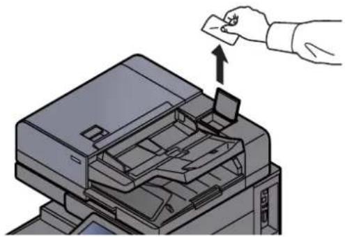 KYOCERA TASKalfa 5002i - Retirer le chiffon de nettoyage de son compartment. - 1