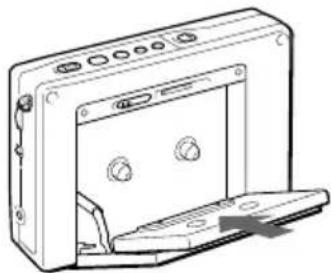 SONY ICFSW1000T - Poussez OPEN et insérez une - 2