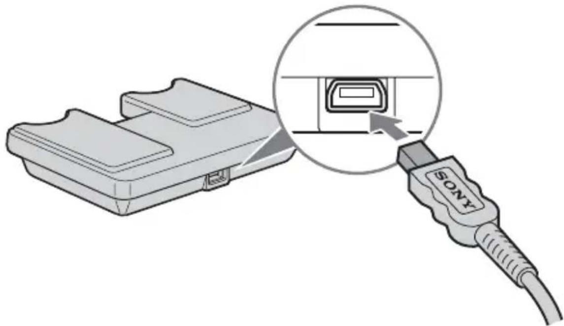 SONY MSACUSM1 - InsertefirmamenteelconectorminiB del cableUSB en la tomaUSBde estaunidadhastraondeentre. - 1