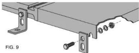 DEWALT DW7463 - ETAPE 15. Attacher les deux fixations de support dorsal (Fig. 9). (SI d'autres accessoires sont en place, les fixations de support dorsal sont Inutiles. Le rail dorsal s'attachera directement à l'accessoire). - 1