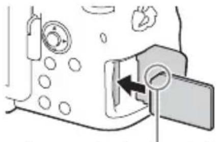 SONY ILCA77M2M - Plaats een geheugenkaart. - 1