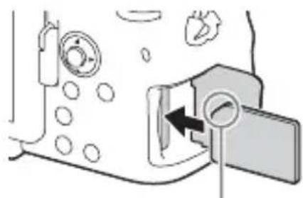 SONY ILCA77M2M - Aseta muistikortti. - 1