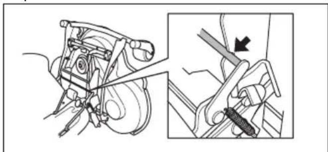 HUSQVARNA Rider 320 AWD - Pourmettrele carterdecoupe en positiond'entretien - 2