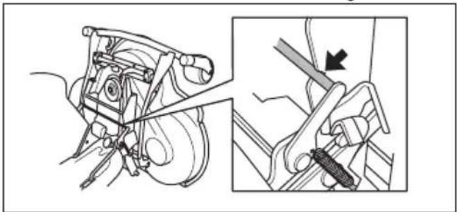 HUSQVARNA Rider 316T AWD - So bringen Sie das Mähdeck in die Wartungsposition - 2