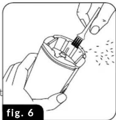 MPM MMW04 - ATTENTION! Ne plongez jamais le rasoir (1) et le chargeur (13) dans l'eau ou d'autres liquides. - 1