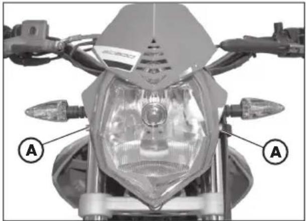 Beta ALP 200 (2011) - REPLACING THE HEADLIGHT BULB - 1