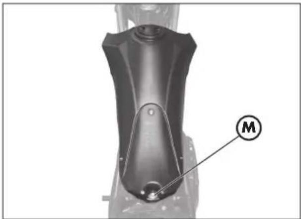 Beta ALP 200 (2011) - How to remove the tank cover - 1