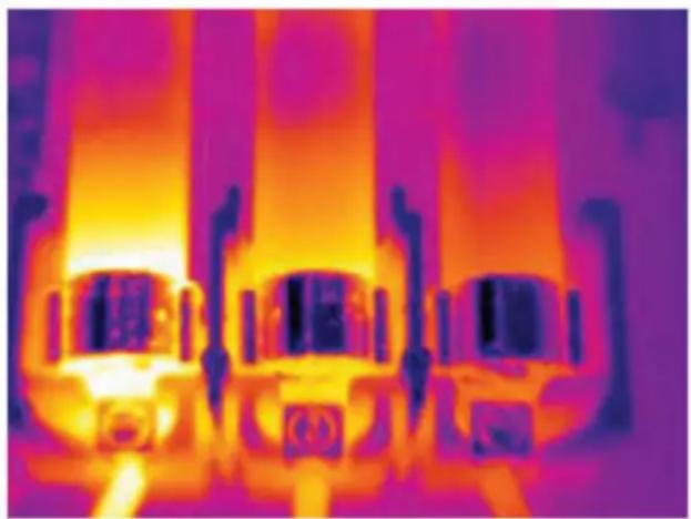 FLIR E8xt - Contact défectueux dans la prise - 2