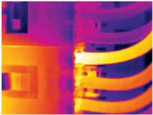 FLIR E8xt - Contact défectueux dans la prise - 1