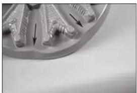 Hangar 9 Ki43 Oscar 60cc - MONTAGE VON MOTORHAUBE UND SPINNER - 5