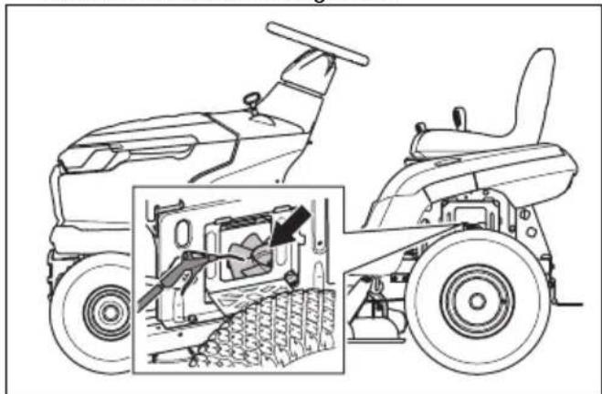 HUSQVARNA TS 114 - Pour nettoyer le ventilateur de refroidissement de la transmission - 2