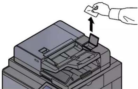 KYOCERA TASKalfa 9002i - Retirer le chiffon de nettoyage de son compartment. - 1
