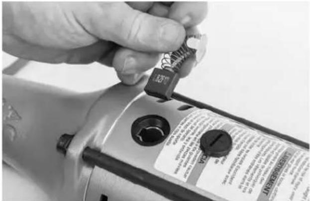 RIDGID 700 - Replacing Brushes in Motor - 1