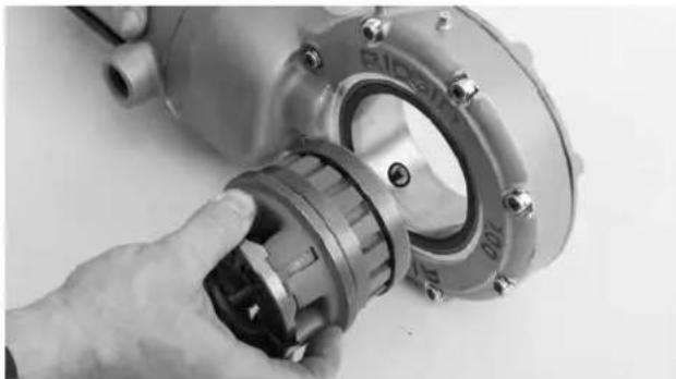 RIDGID 700 - Installing Die Heads - 1