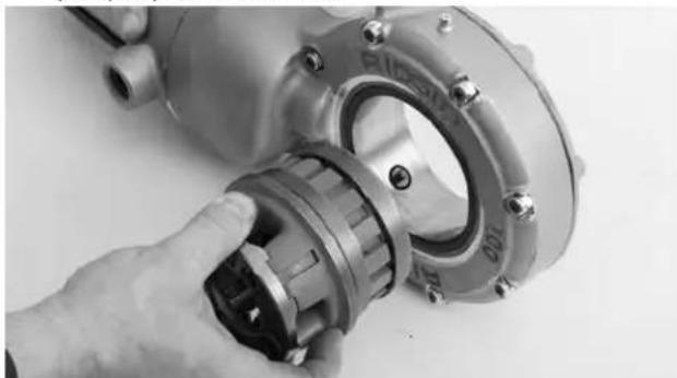 RIDGID 700 - Montaje del cabezal roscador - 1