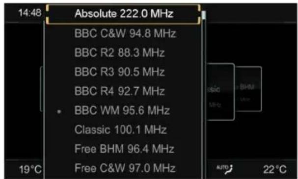 Aston Martin DB11 (2021) - Stations radio - 1