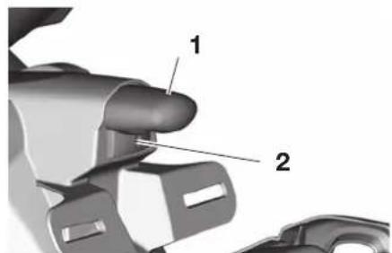 YAMAHA NMAX 125 (2025) - Remplacement de l'ampoule de I'éclairage de la plaque d'immatriculation - 1