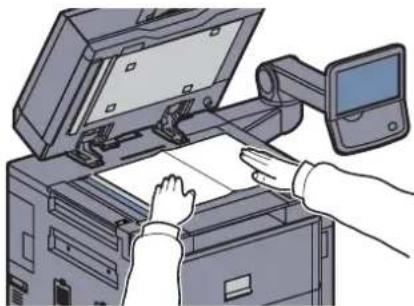 KYOCERA TASKalfa 7551ci - Mettre en place les originaux. - 2