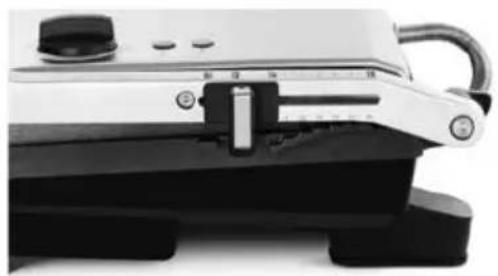 SAGE the AdjustaGrill BGR200 - USING THE ADJUSTABLE GRILLING HEIGHT CONTROL FEATURE - 1