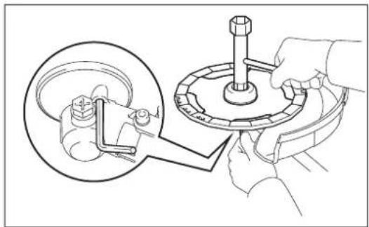 MAKITA EM2654LHC - Montieren des Nylon-Schneidkopfes - 2
