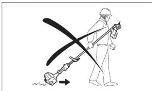 MAKITA EM2654LHC - Refueling - 4