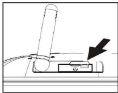 INTENSO PhotoFan - Please pay ABSOLUTELY attention to insert the battery tray correctly. The wrong insertion can cause short-circuit and damage the device. - 2