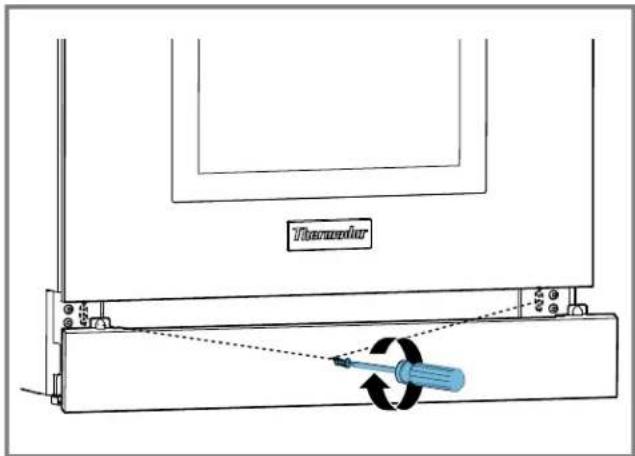 THERMADOR PRD48WLSGU - Réglage du panneau de la cordure inférieure de protection - modèles Pro Harmony® - 1