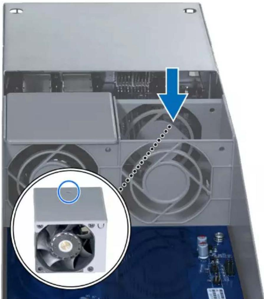 SYNOLOGY RC18015xs+ - Pour remplacer le ventilateur defectueux du module SAS : - 2