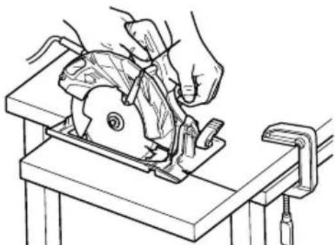 HITACHI C 7BMR - ADVERTENCIA: - 1