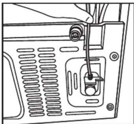 GRUNDIG GSBS 14620 XWF - Om de waterslang aansluten op het product moet u de onderstaande instructies volgen. - 2