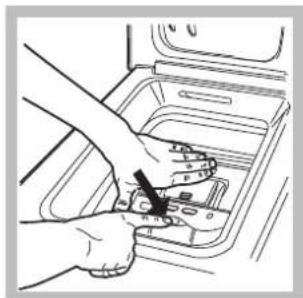 HOTPOINT-ARISTON AVTL 83 (EU) - Kak OTKpbItb n 3aKpbItb 6apa6aH - 2