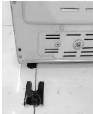 PROLINE P601IMCWHT - Installaon du support an-basculement sur le sol - 5