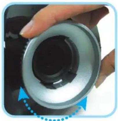 Planar PD7010 - ADJUSTING THE FOCUS AND ZOOM - 3