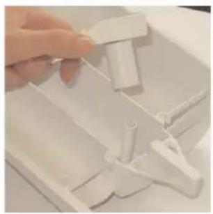 HOOVER HNWF 616780 - Reinigen der Einspulkammer - 2