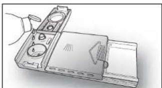 HOOVER HOD 6S - Filling the rinse aid container - 4