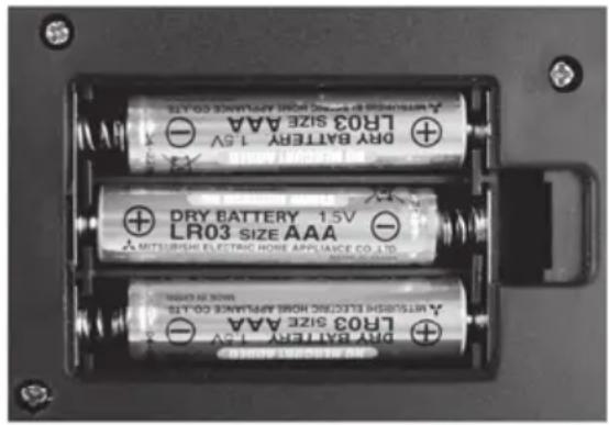 SILVERCREST SPWS 180 D1 - Batterien einlegen - 1