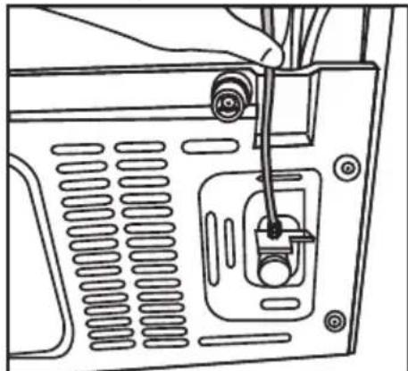 BEKO GNO163040X - De waterleiding aansluiten op het product - 2