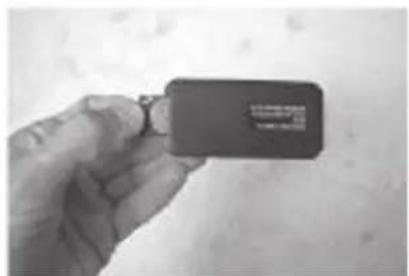 Klarstein 10021654 - How to change batteries in the remote control: - 2