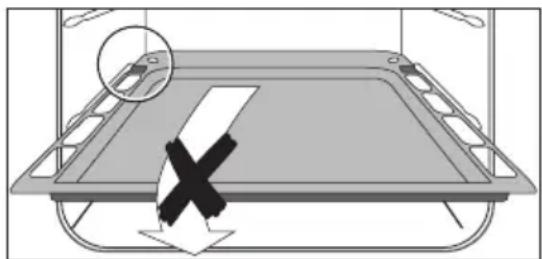 ARTHUR MARTIN ELECTROLUX FE 3414 NG - Mise en place de la grille et du plateau multi-usage - 1