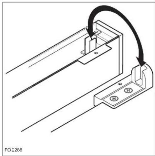 ARTHUR MARTIN ELECTROLUX CZ7600MCX - Montage de la plaque anti-éclaboussures - 2