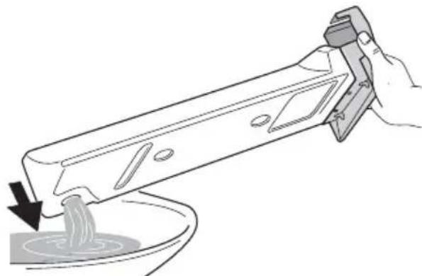 ARTHUR MARTIN ELECTROLUX ADC 68555 W - Vidage du bac d'eau de condensation - 2