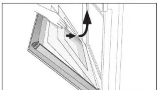 ARTHUR MARTIN ELECTROLUX FE 6467 - Démontage des vitres de la porte - 5