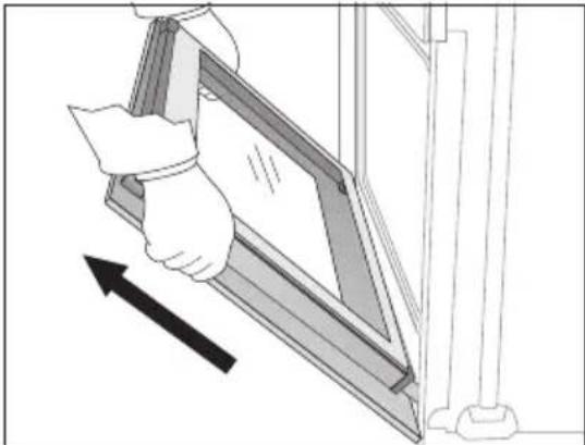 ARTHUR MARTIN ELECTROLUX FE 6467 - Décrochage de la porte du four - 4