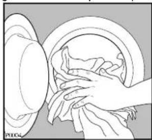 ARTHUR MARTIN ELECTROLUX AWF 1425 - Chargement du linge - 1