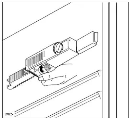 ARTHUR MARTIN ELECTROLUX AR2321D - Changement de I'ampoule (Fig. 10) - 1