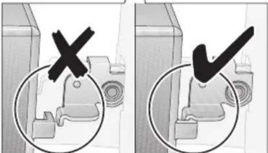 ARTHUR MARTIN ELECTROLUX FE 6423 NG - Accrochage de la porte du four - 4